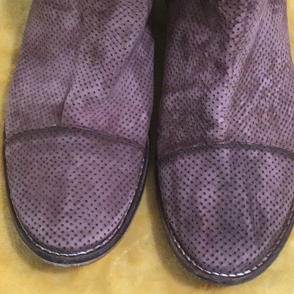 π FREE PEOPLE Pin Dot Distressed Leather Ankle Boots 5β Shaft Height Low Heel - Picture 3 of 11